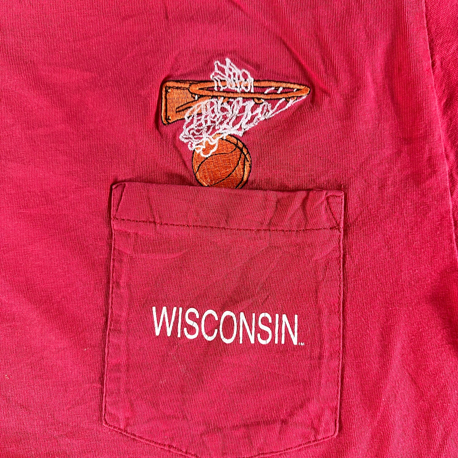Vintage 1980s University of Wisconsin T-shirt size Large