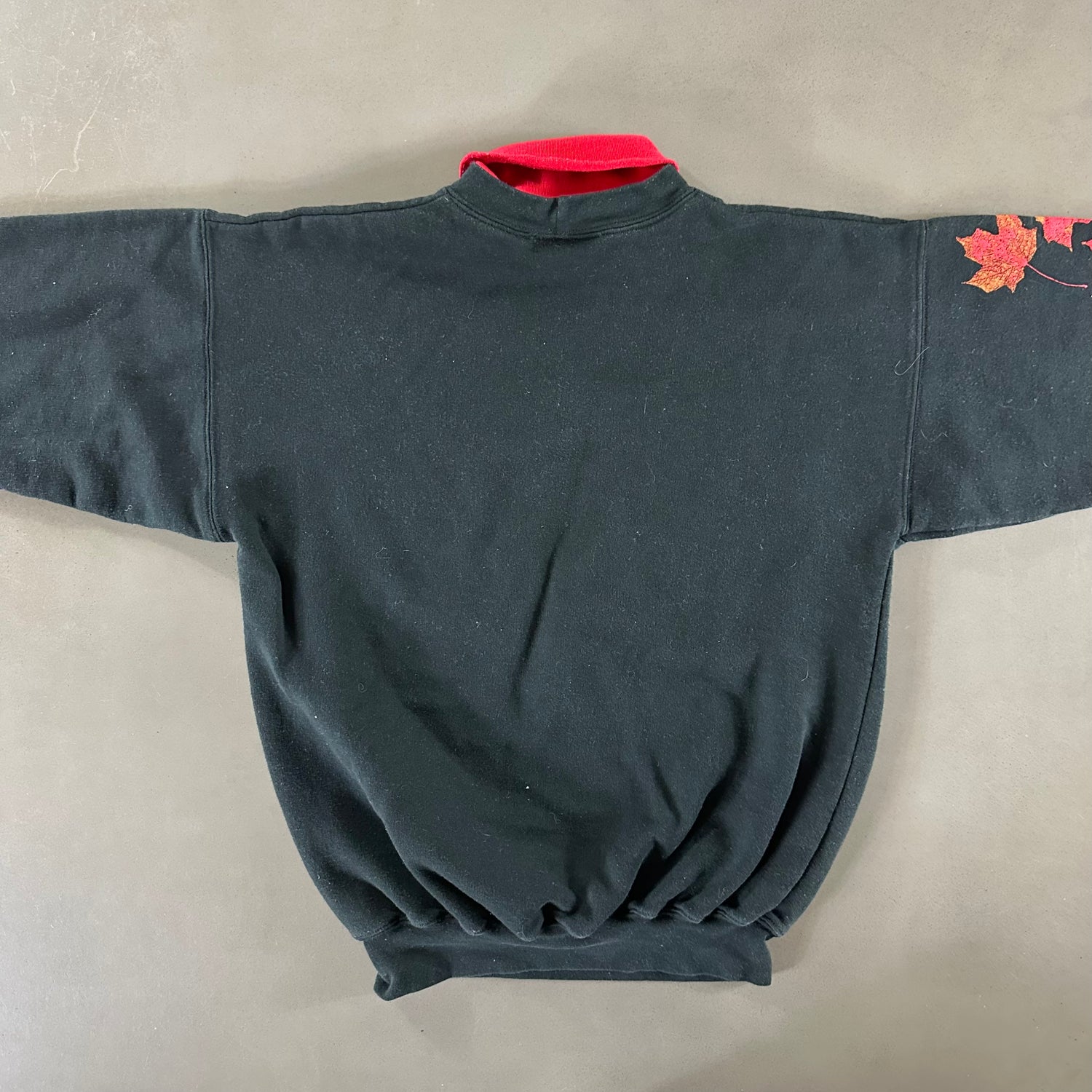 Vintage 1990s Leaf Sweatshirt size Medium