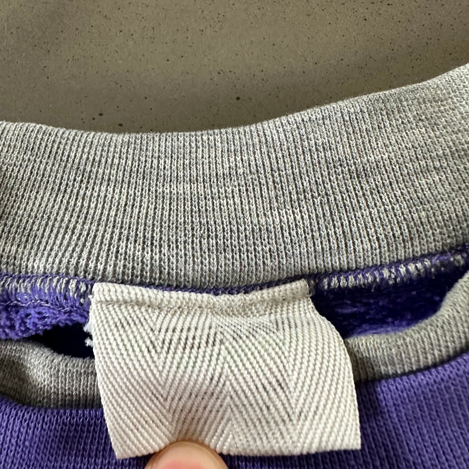 Vintage 1990s Purple Striped Sweatshirt size Medium