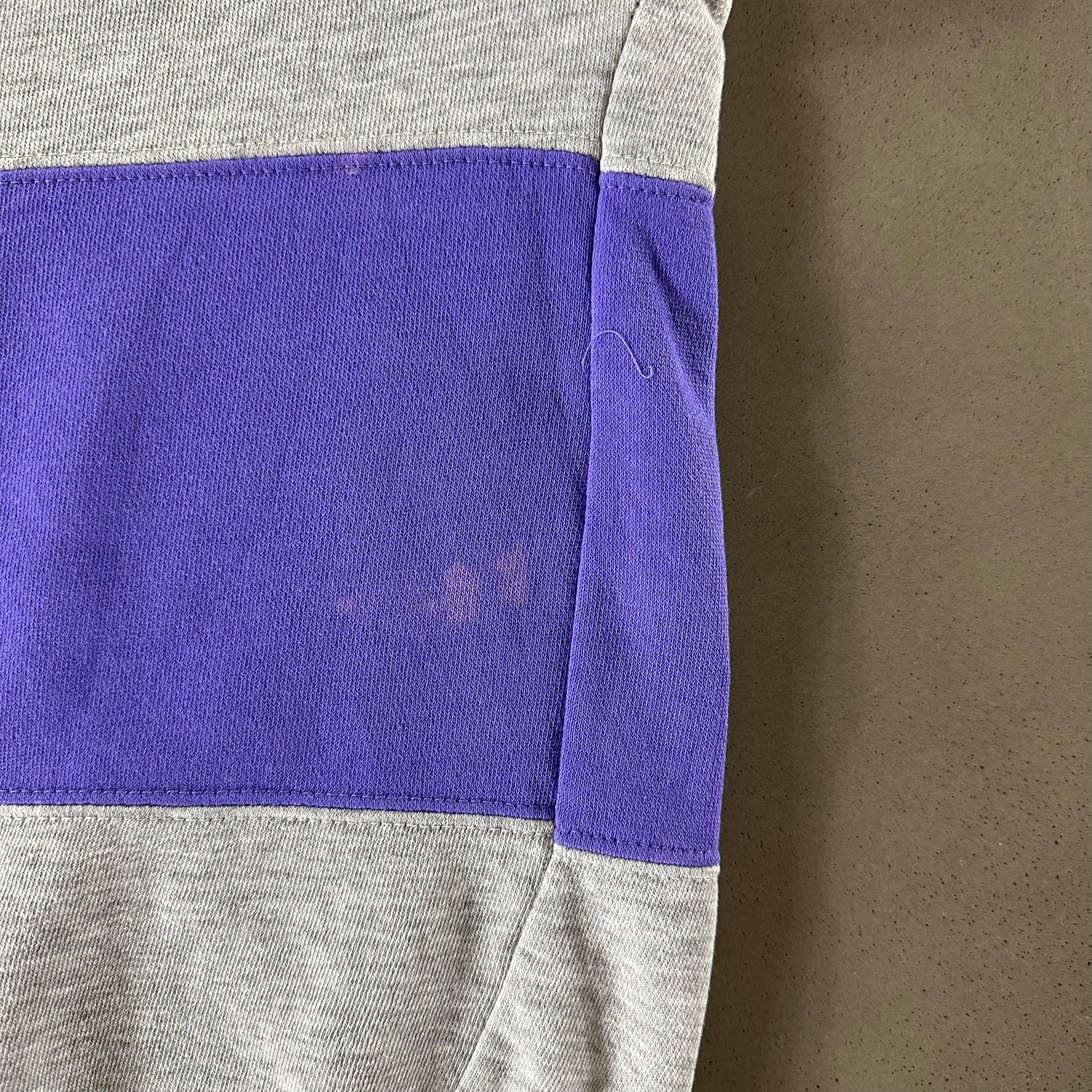 Vintage 1990s Purple Striped Sweatshirt size Medium